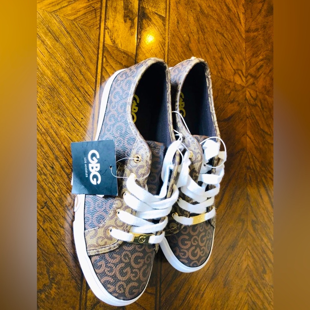 Women size 8.5 shoe